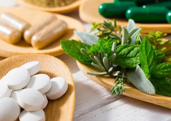 Μάθε σε 2′ ποια βότανα και φάρμακα μπορεί να αλληλεπιδράσουν μεταξύ τους